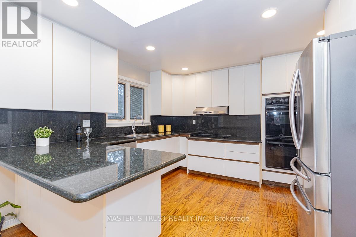 153 Banbury Road, Toronto, Ontario  M3B 2L7 - Photo 6 - C12958272