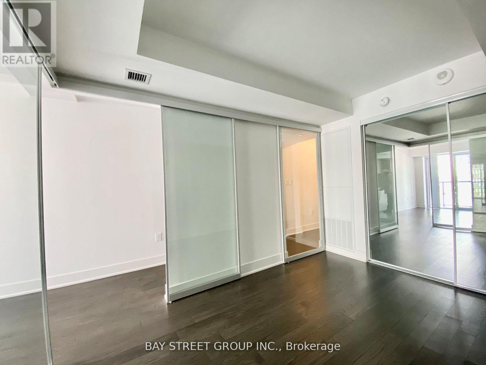 1702 - 955 Bay Street, Toronto, Ontario  M5S 2A2 - Photo 10 - C12958290