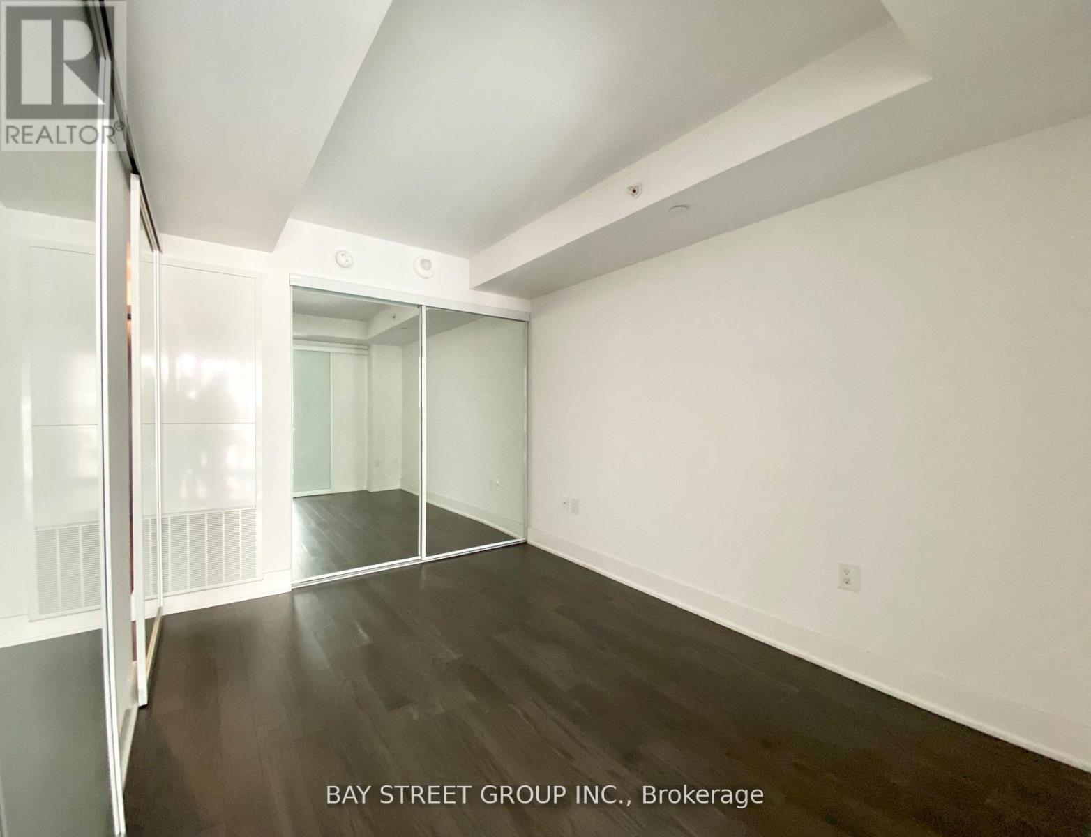 1702 - 955 Bay Street, Toronto, Ontario  M5S 2A2 - Photo 11 - C12958290