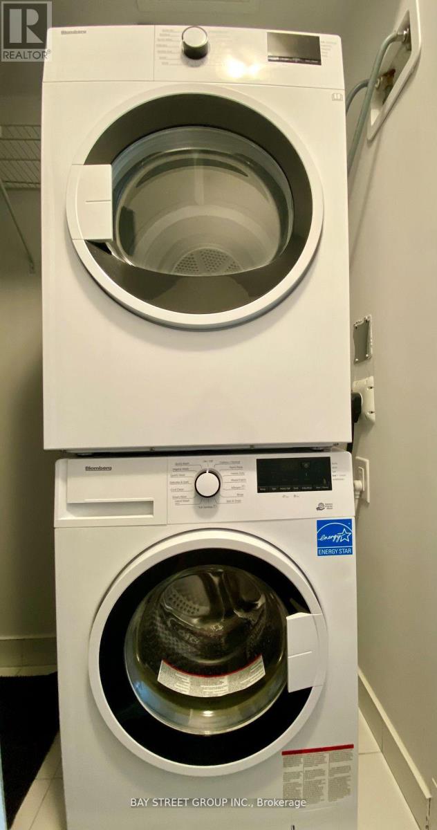 1702 - 955 Bay Street, Toronto, Ontario  M5S 2A2 - Photo 13 - C12958290