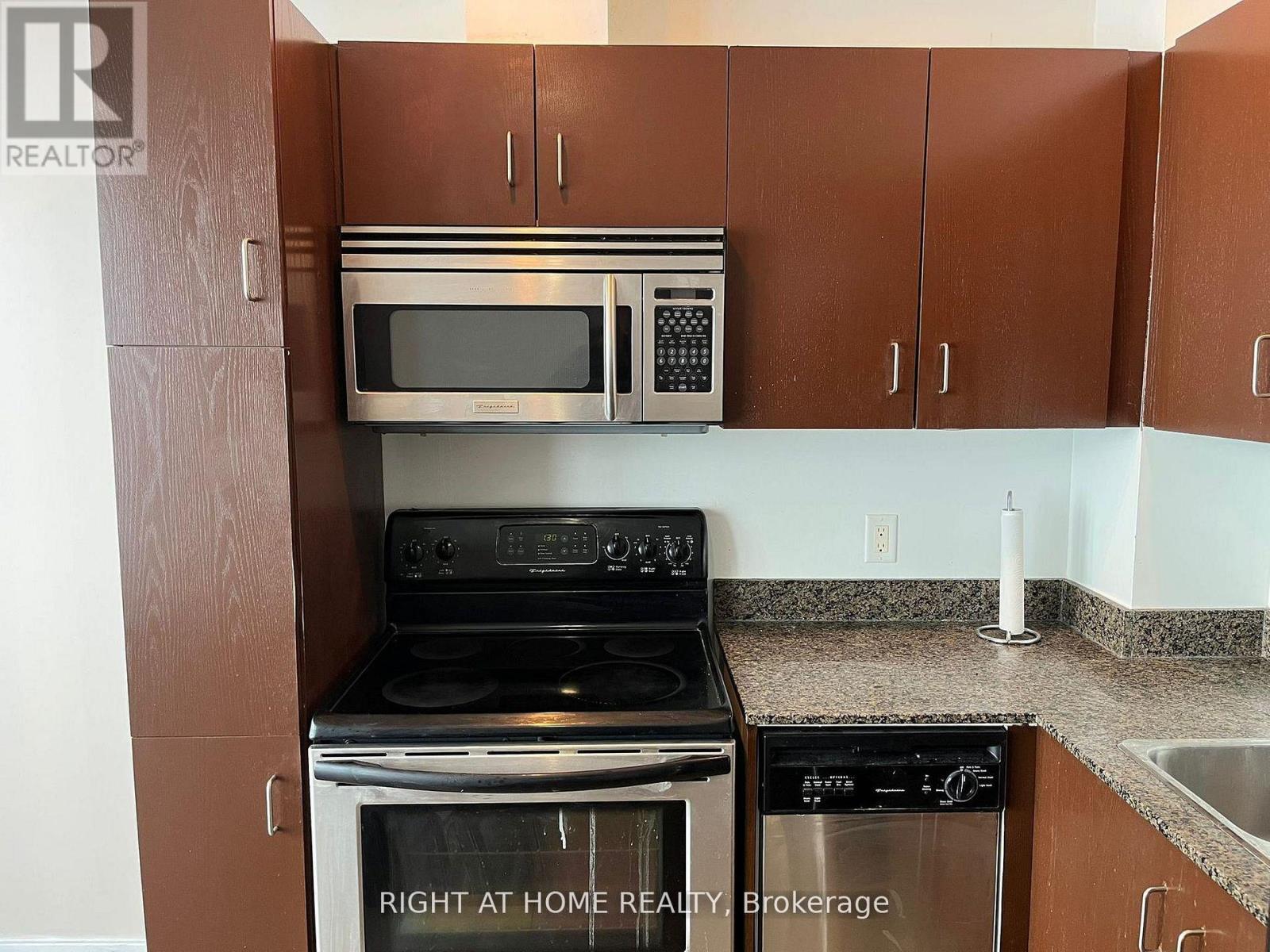 2408 - 208 Queens Quay W, Toronto, Ontario  M5J 2Y5 - Photo 14 - C12958300