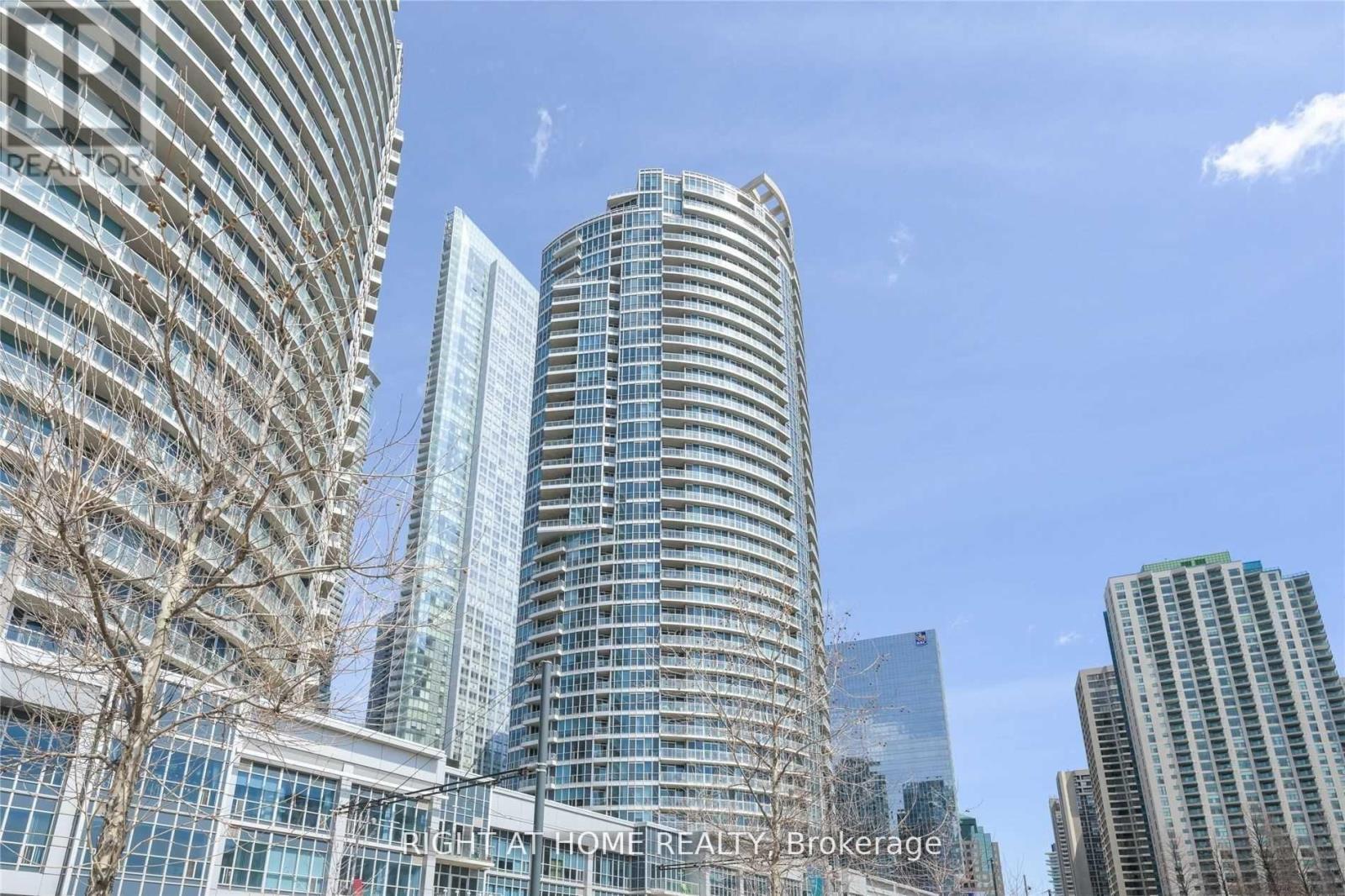 2408 - 208 Queens Quay W, Toronto, Ontario  M5J 2Y5 - Photo 2 - C12958300