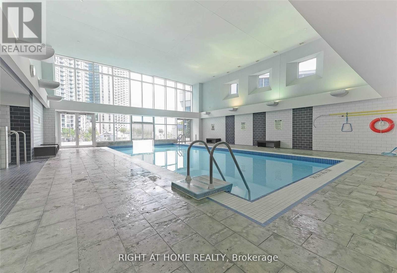 2408 - 208 Queens Quay W, Toronto, Ontario  M5J 2Y5 - Photo 31 - C12958300