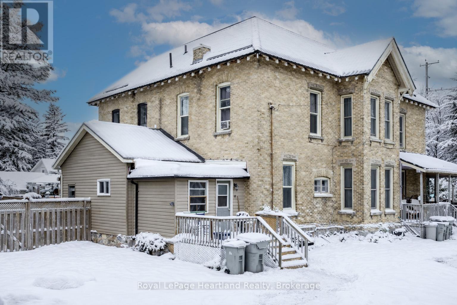 190 Albert Street, Central Huron (Clinton), Ontario  N0M 1L0 - Photo 2 - X12958258
