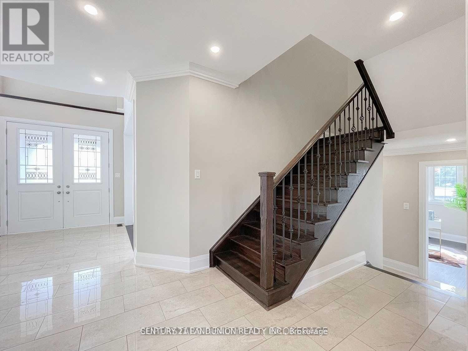 2 Stonebridge Drive, Markham, Ontario  L6C 2C3 - Photo 11 - N12958260