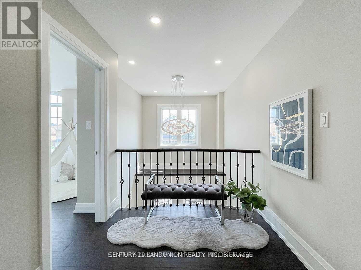 2 Stonebridge Drive, Markham, Ontario  L6C 2C3 - Photo 12 - N12958260