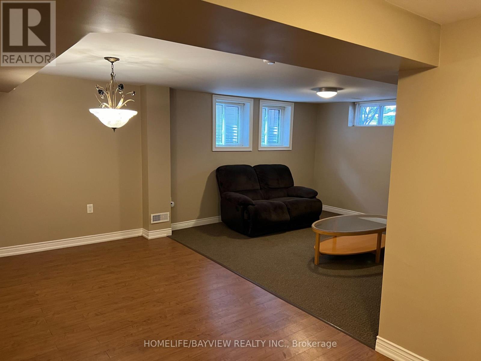 85 Child(Lower) Drive, Aurora, Ontario  L4G 1Y8 - Photo 2 - N12958284