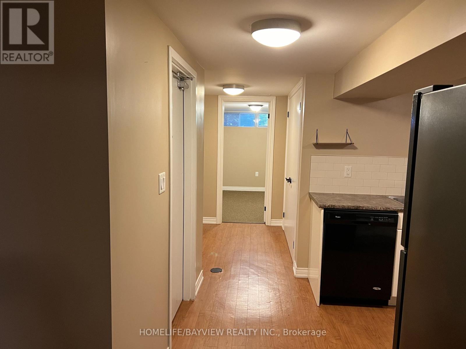 85 Child(Lower) Drive, Aurora, Ontario  L4G 1Y8 - Photo 5 - N12958284