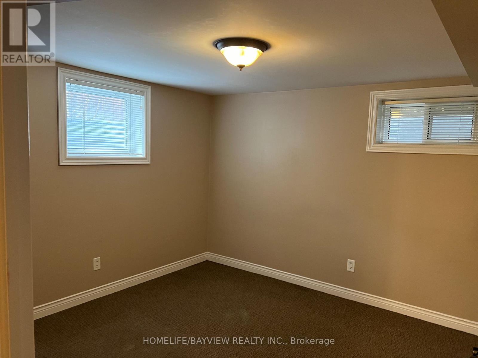 85 Child(Lower) Drive, Aurora, Ontario  L4G 1Y8 - Photo 7 - N12958284