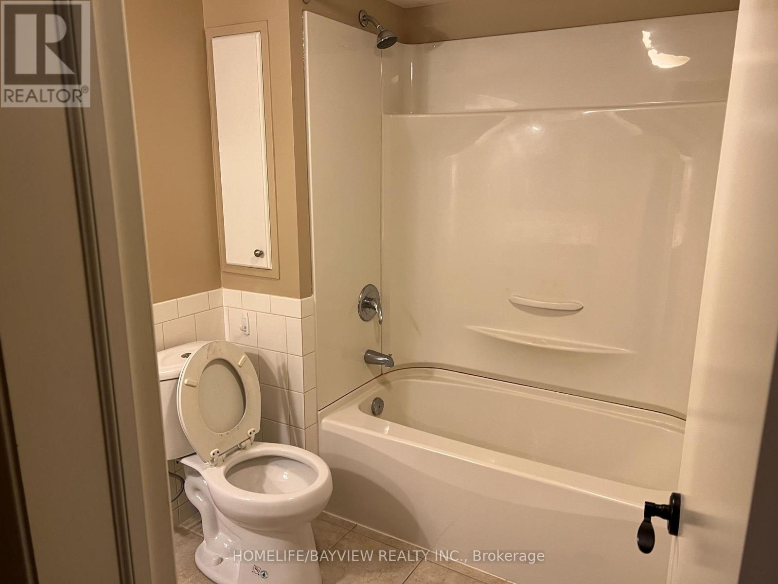 85 Child(Lower) Drive, Aurora, Ontario  L4G 1Y8 - Photo 9 - N12958284