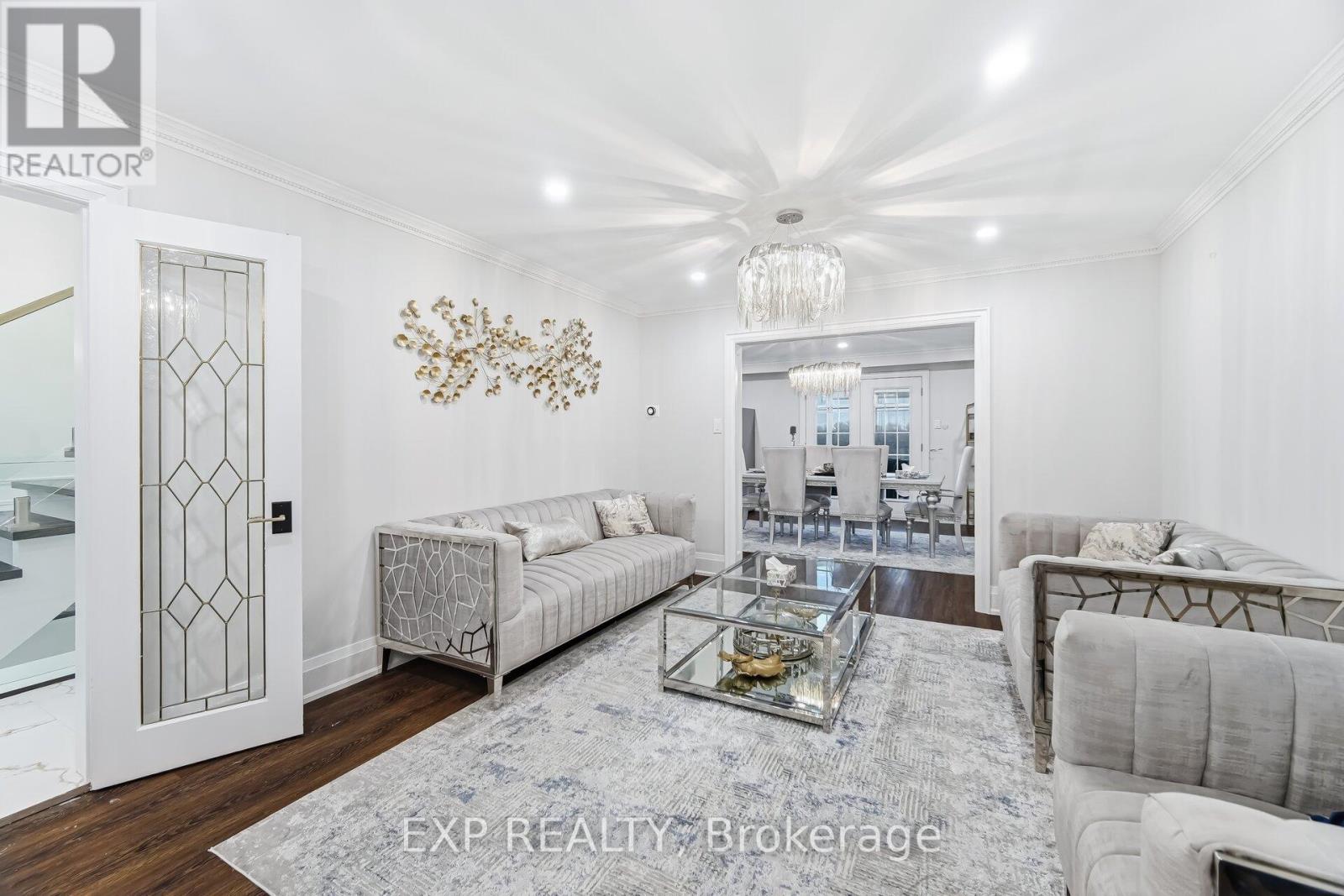 265 Wycliffe Avenue, Vaughan, Ontario  L4L 3N7 - Photo 9 - N12958296