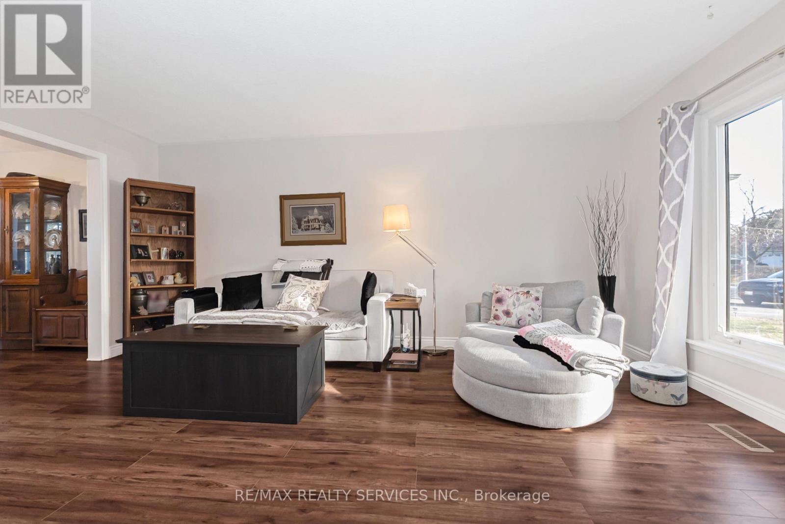 86 Glenmore Crescent, Brampton, Ontario  L6S 1H8 - Photo 9 - W12956858