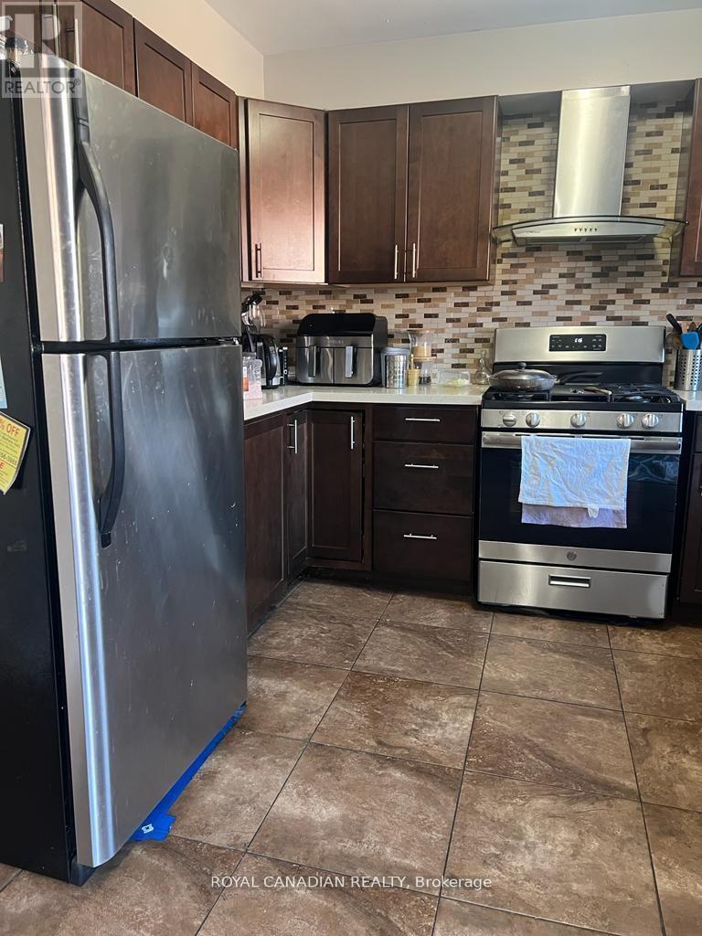 29 Jay Street, Brampton, Ontario  L6Z 3V9 - Photo 7 - W12958294