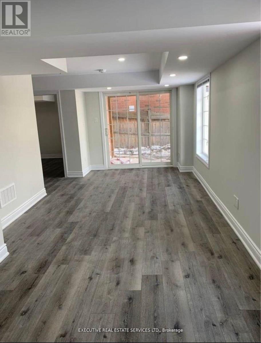 Lower - 39 Stoneylake Avenue, Brampton, Ontario  L6V 4R1 - Photo 4 - W12958302