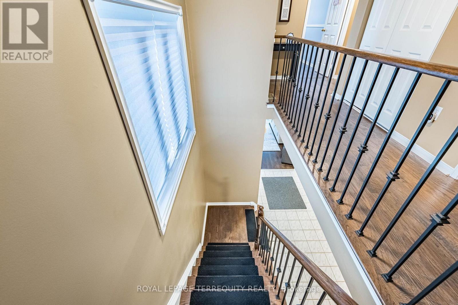 6039 Castlegrove Court, Mississauga, Ontario  L5N 7A8 - Photo 19 - W12958308