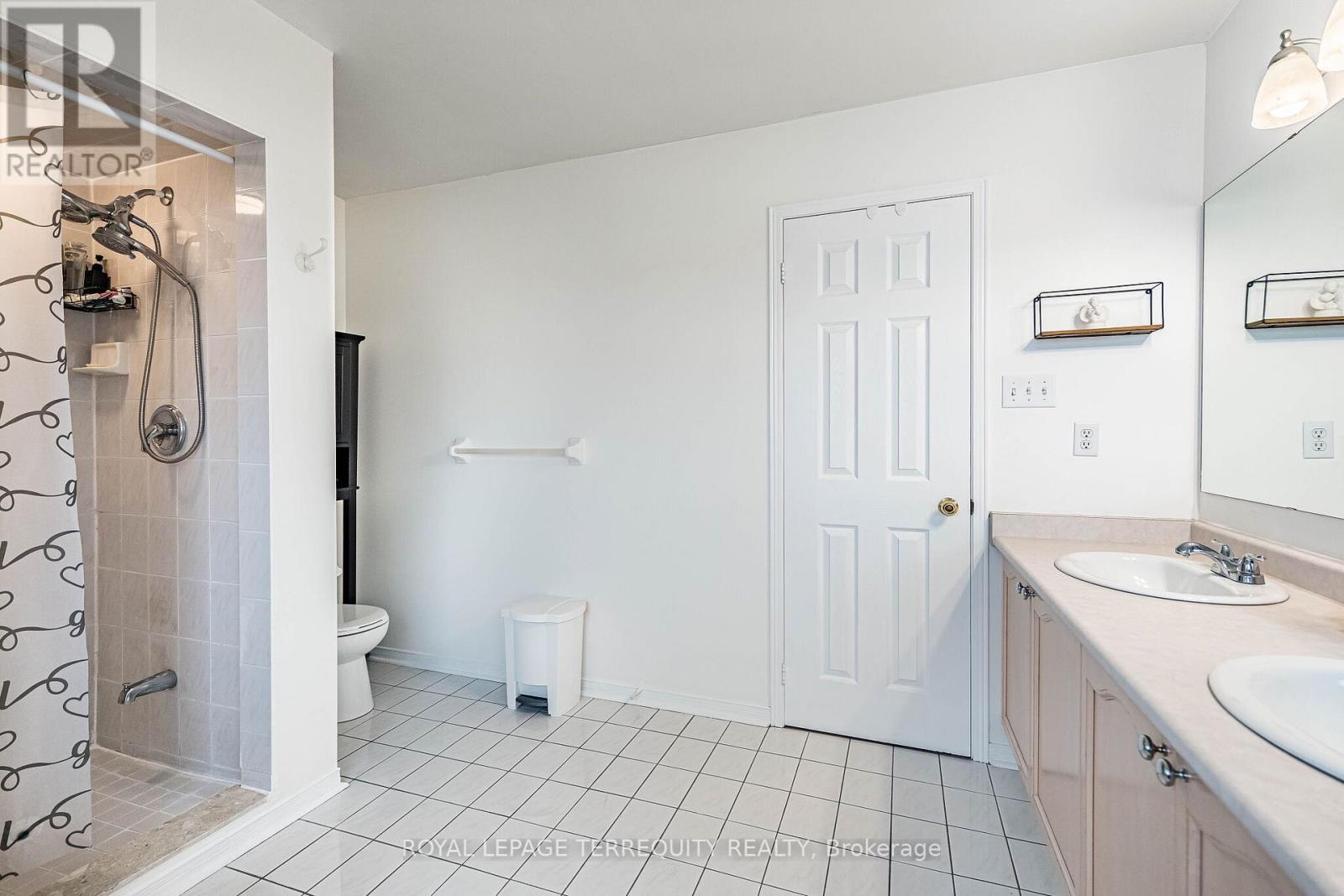 6039 Castlegrove Court, Mississauga, Ontario  L5N 7A8 - Photo 26 - W12958308