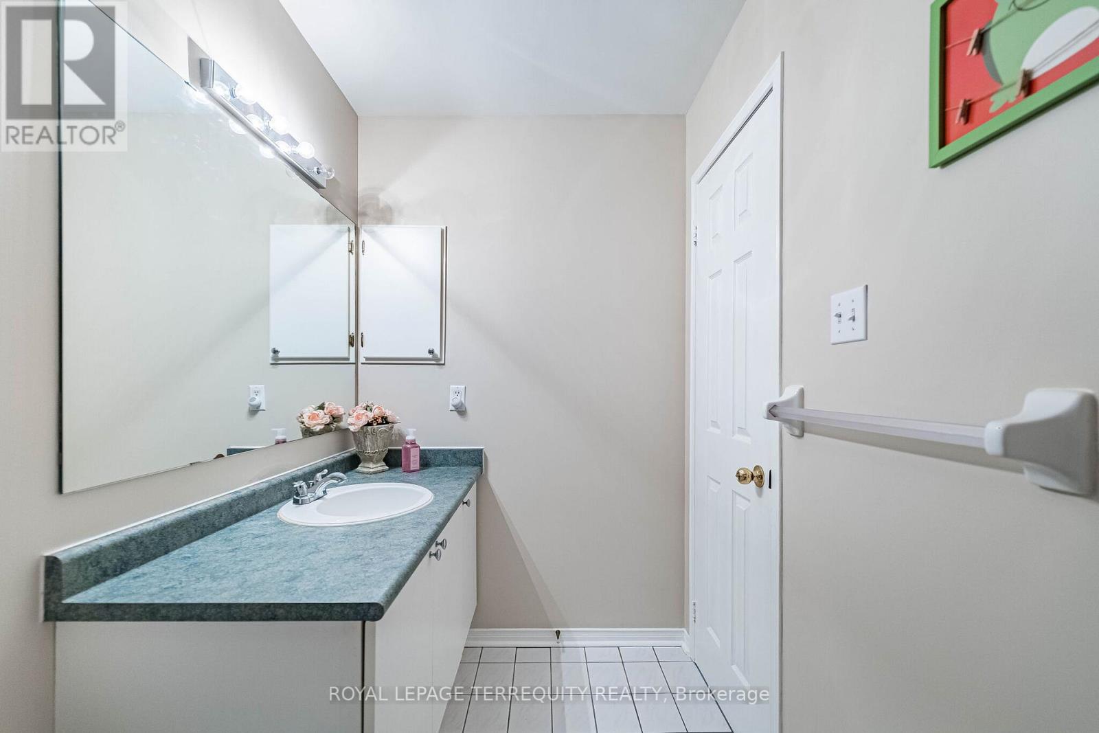 6039 Castlegrove Court, Mississauga, Ontario  L5N 7A8 - Photo 32 - W12958308