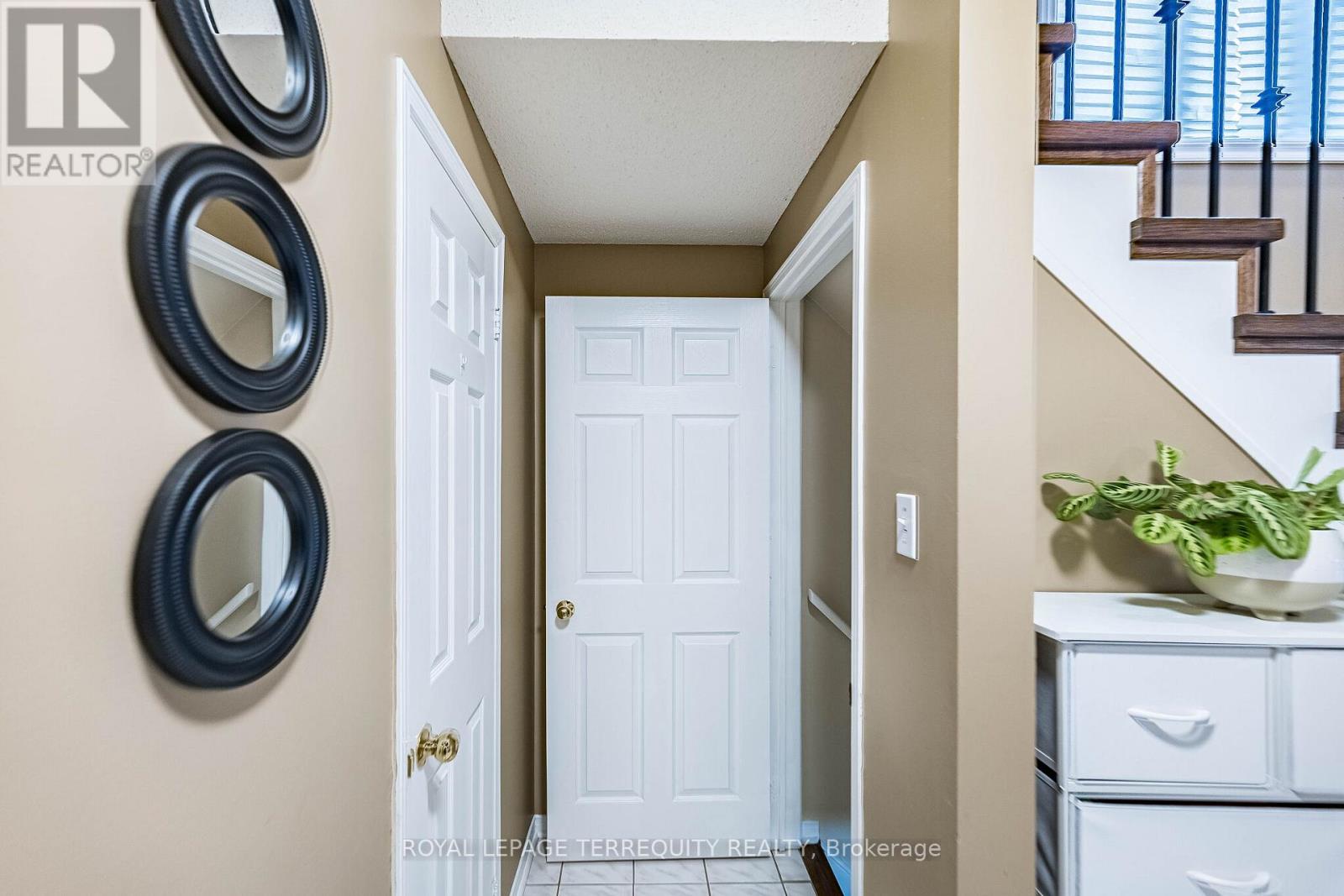 6039 Castlegrove Court, Mississauga, Ontario  L5N 7A8 - Photo 33 - W12958308