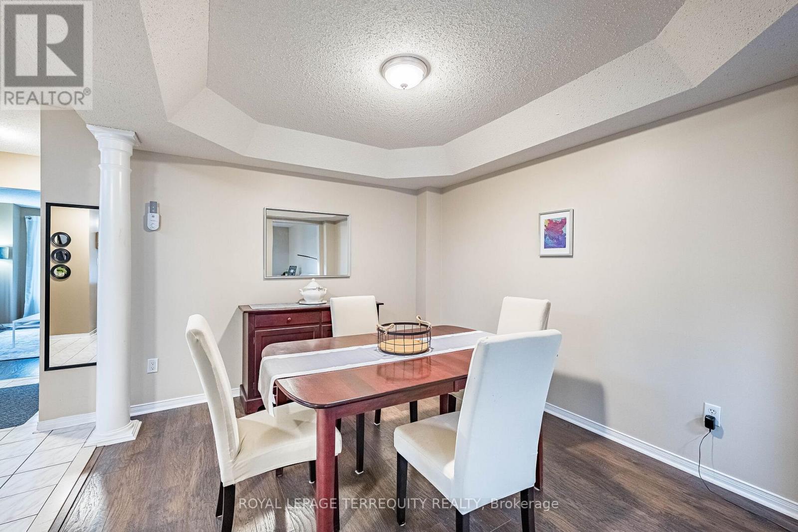 6039 Castlegrove Court, Mississauga, Ontario  L5N 7A8 - Photo 8 - W12958308