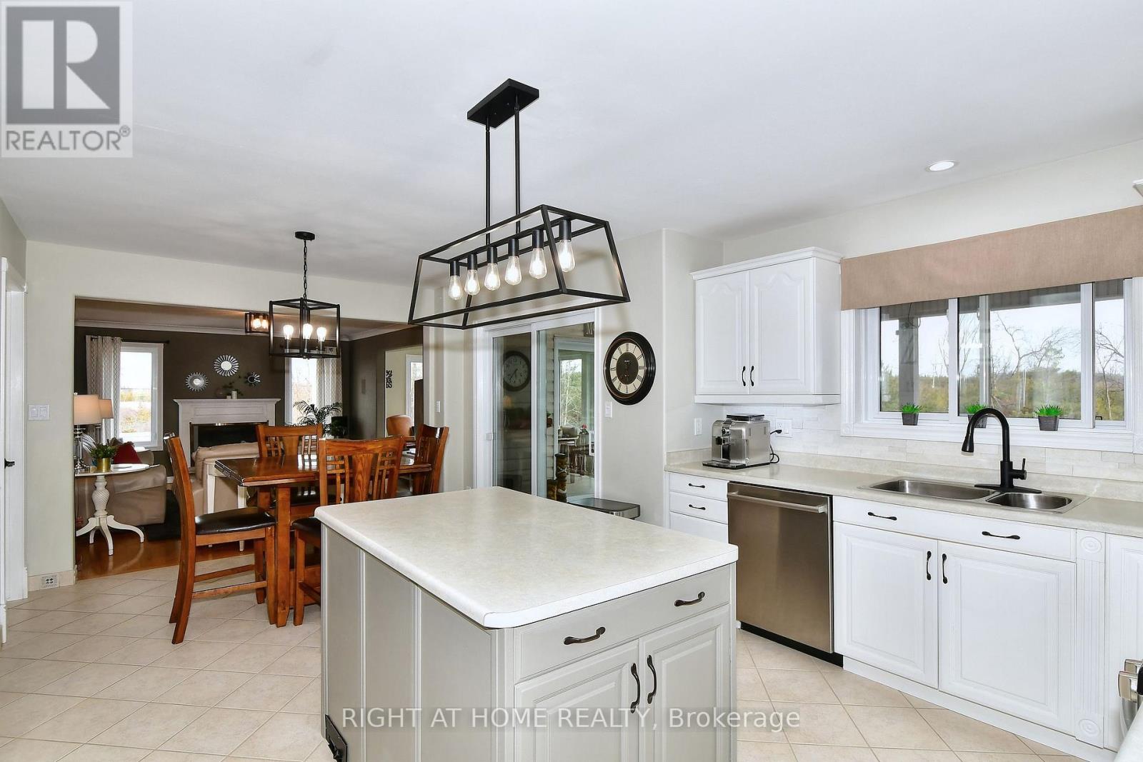 599 Maniece Avenue, Peterborough, Ontario  K9L 0C1 - Photo 13 - X12958266