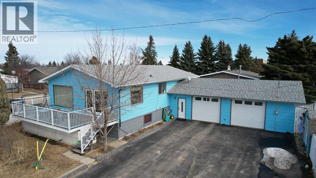 607 9 Avenue W, Hanna, Alberta