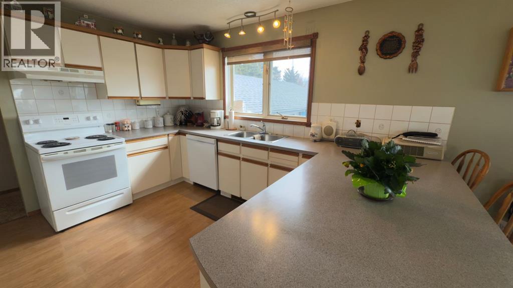 607 9 Avenue W, Hanna, Alberta  T0J 1P0 - Photo 6 - A2295234