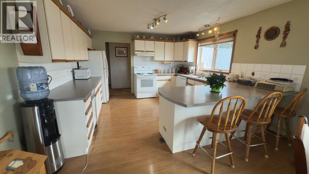 607 9 Avenue W, Hanna, Alberta  T0J 1P0 - Photo 8 - A2295234