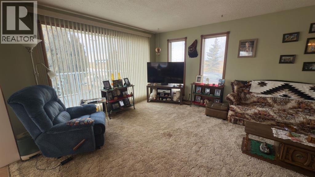 607 9 Avenue W, Hanna, Alberta  T0J 1P0 - Photo 11 - A2295234
