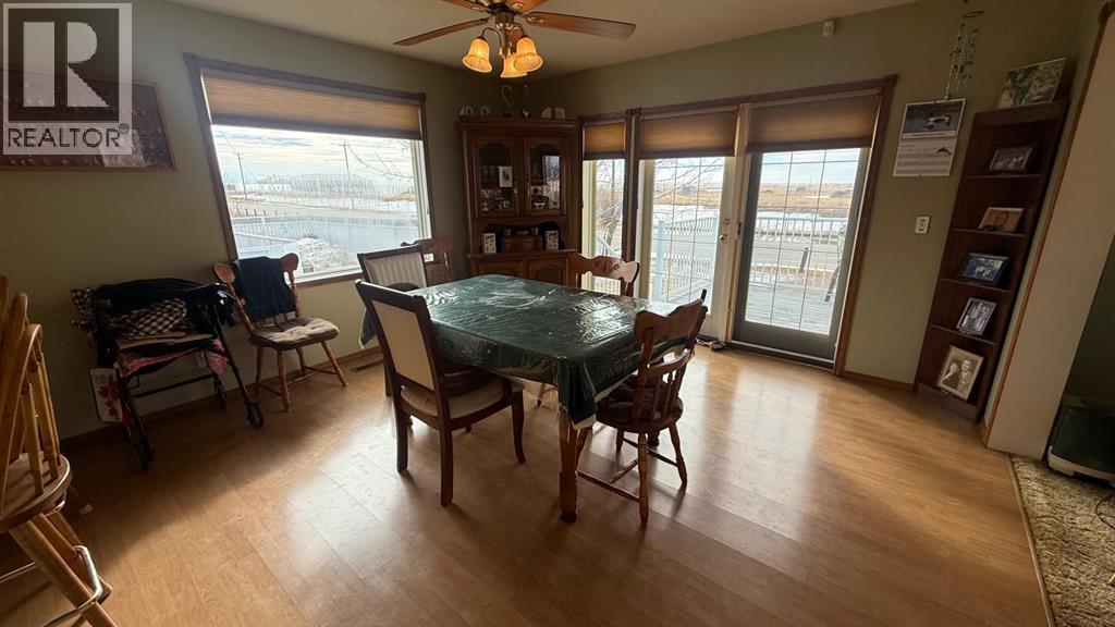 607 9 Avenue W, Hanna, Alberta  T0J 1P0 - Photo 9 - A2295234