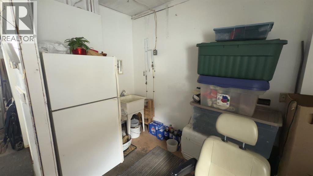 607 9 Avenue W, Hanna, Alberta  T0J 1P0 - Photo 33 - A2295234