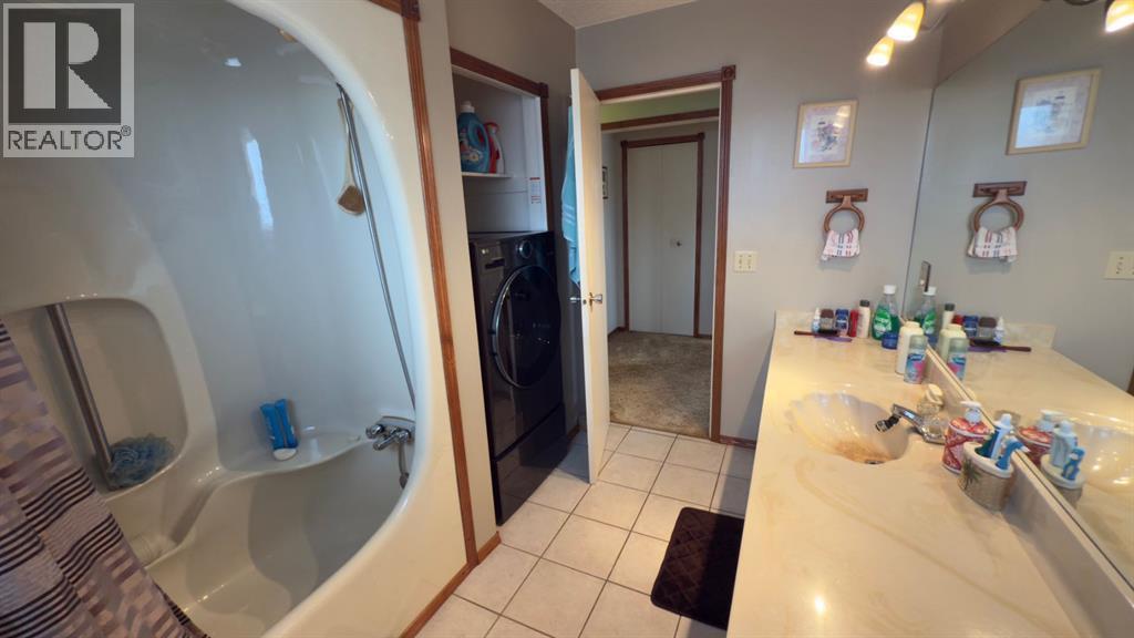 607 9 Avenue W, Hanna, Alberta  T0J 1P0 - Photo 19 - A2295234