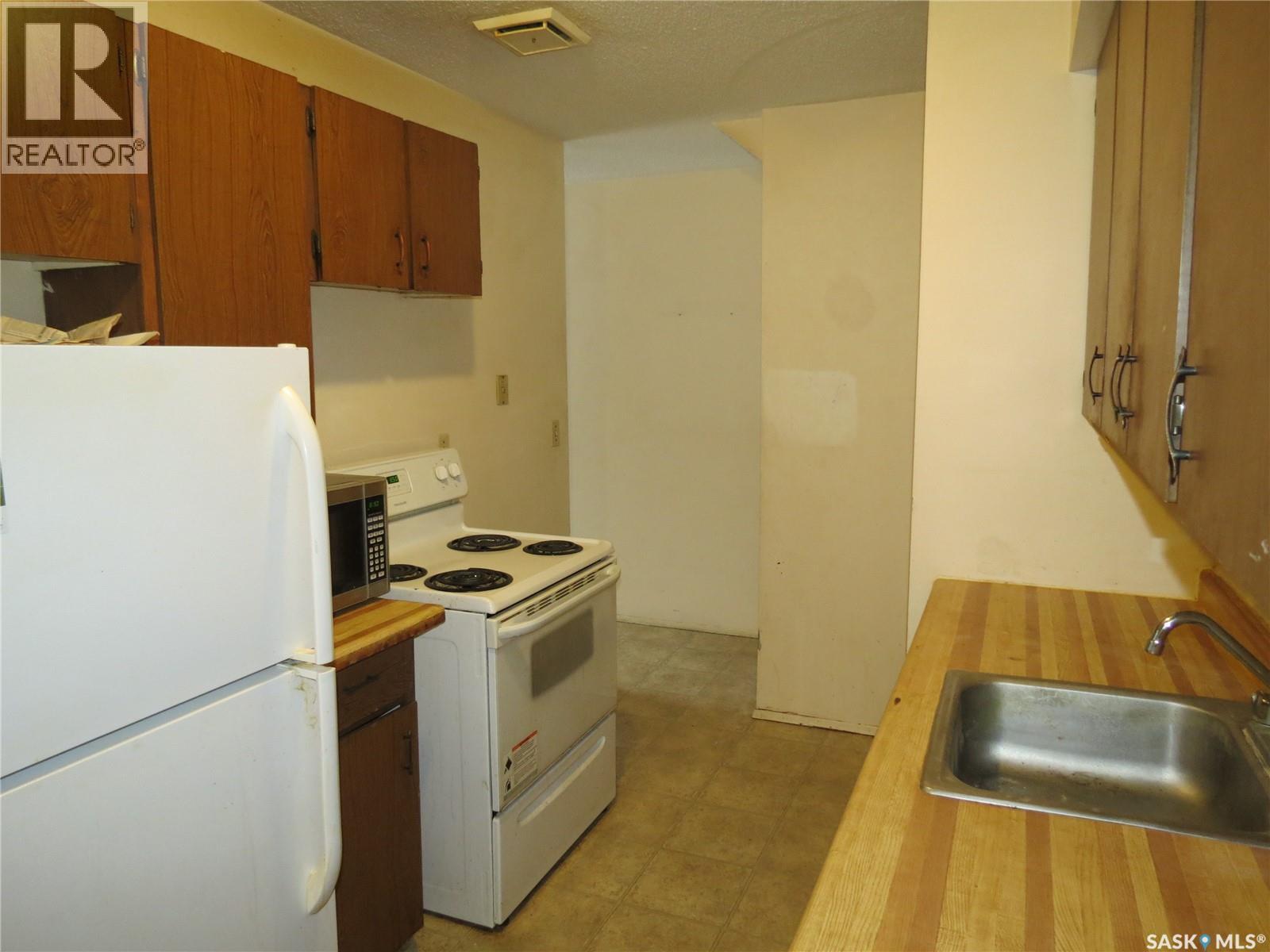 3926 Castle Road, Regina, Saskatchewan  S4S 6A4 - Photo 7 - SK032028