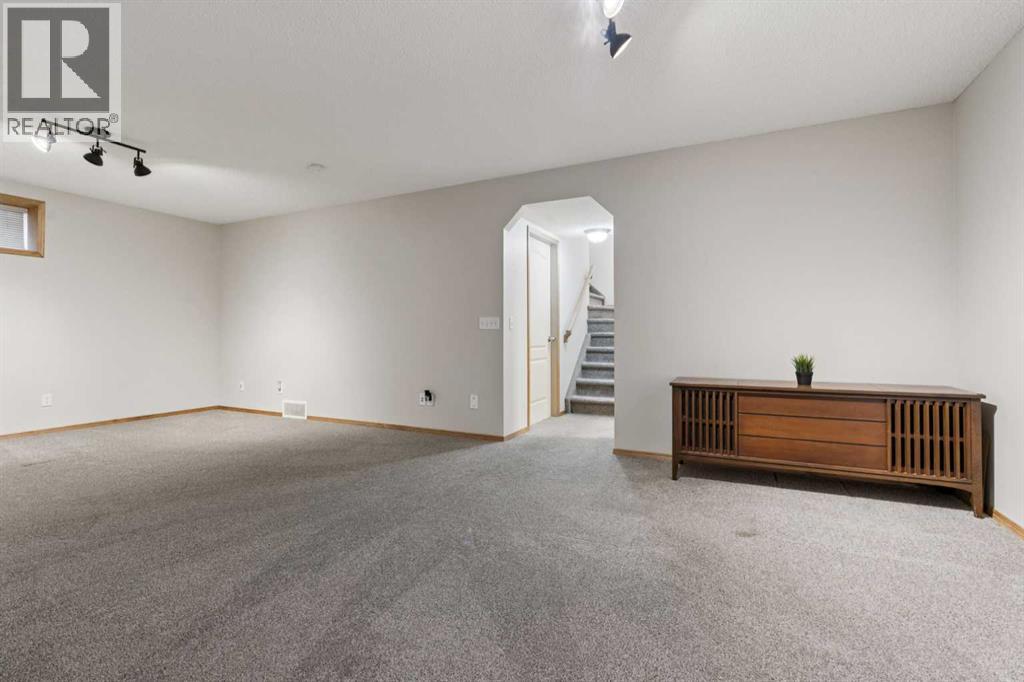 142 Cranfield Crescent SE, Calgary, Alberta  T3M 1S5 - Photo 31 - A2298534