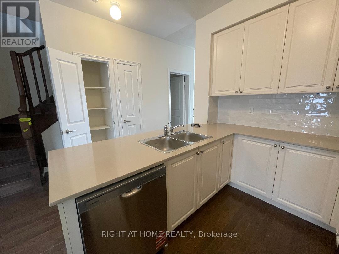 2890 Peter Matthews Drive, Pickering, Ontario  L1X 0S2 - Photo 4 - E12958346