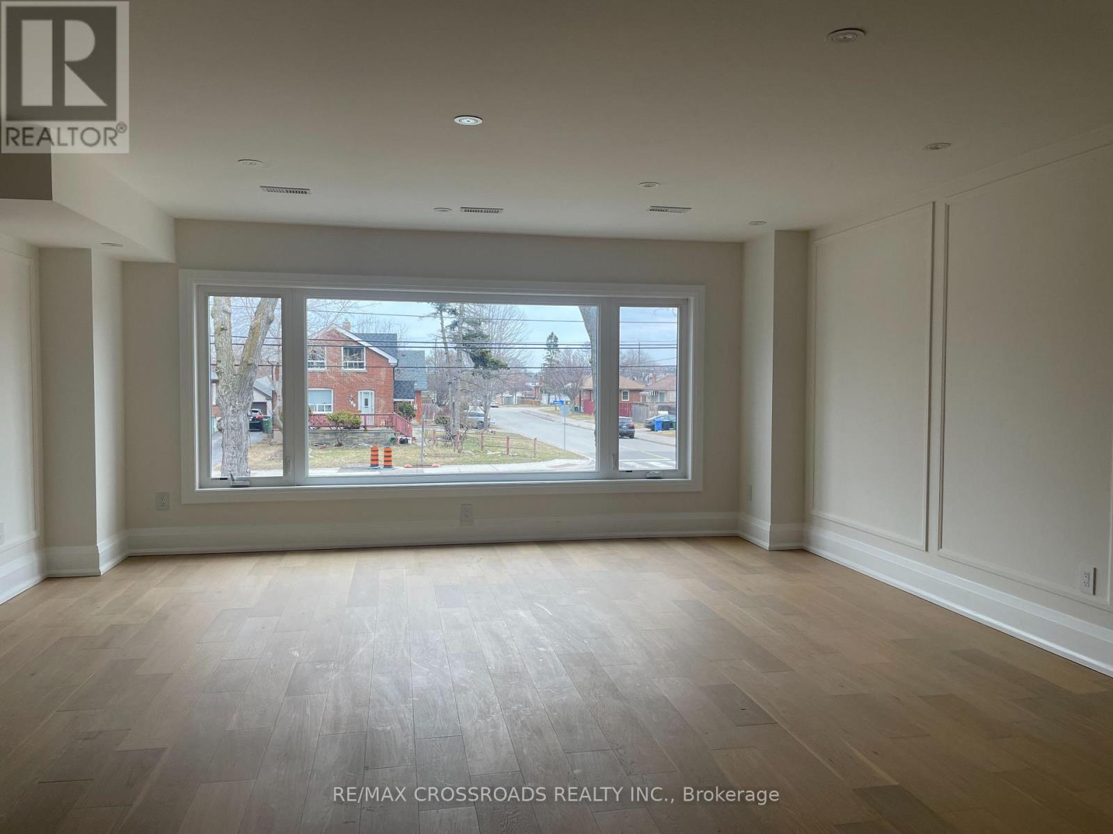 790 B Midland Avenue, Toronto, Ontario  M1K 4E7 - Photo 2 - E12955078