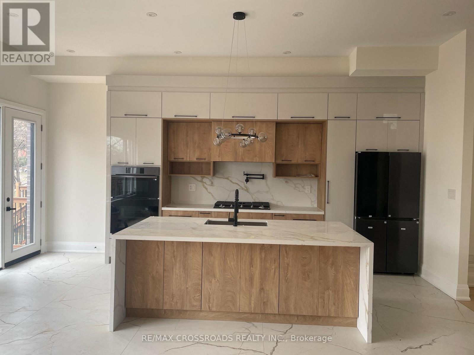 790 B Midland Avenue, Toronto, Ontario  M1K 4E7 - Photo 9 - E12955078