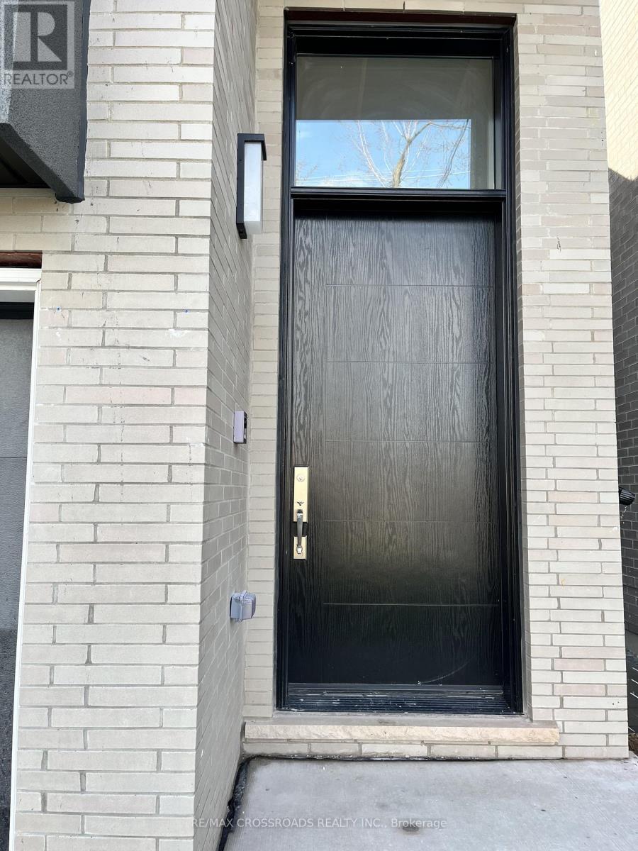 790 B Midland Avenue, Toronto, Ontario  M1K 4E7 - Photo 5 - E12955078