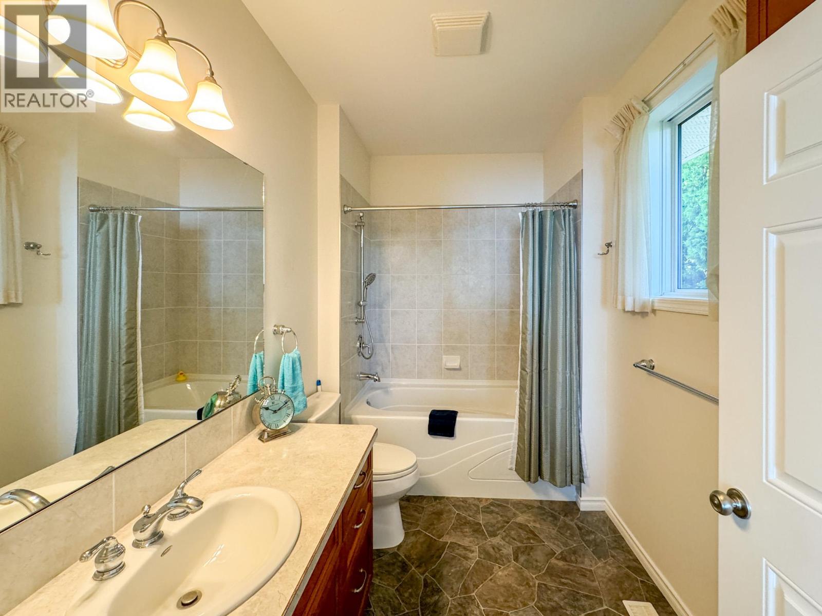 8503 Kingfisher Drive Osoyoos Photo 23