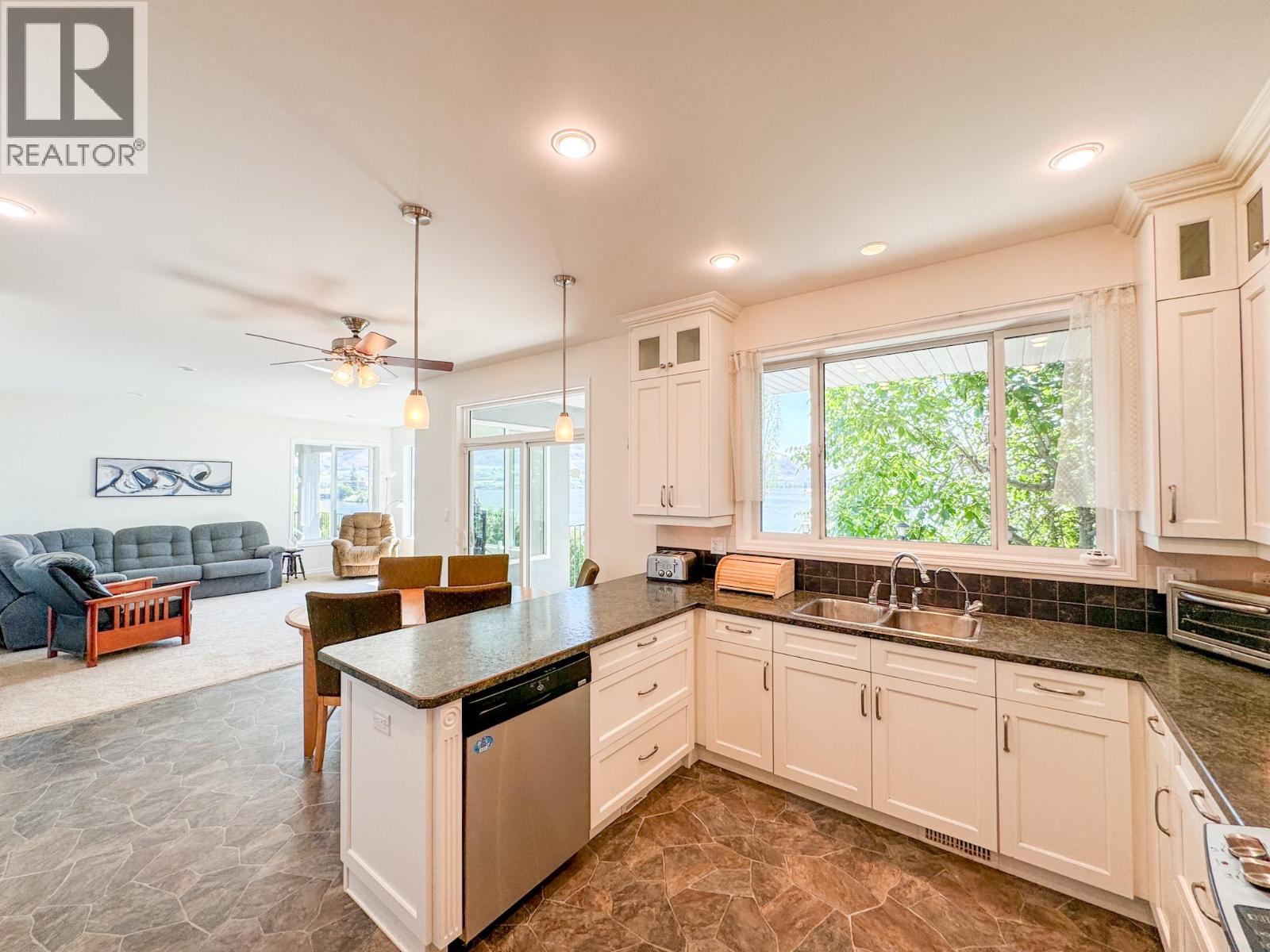 8503 Kingfisher Drive Osoyoos Photo 13