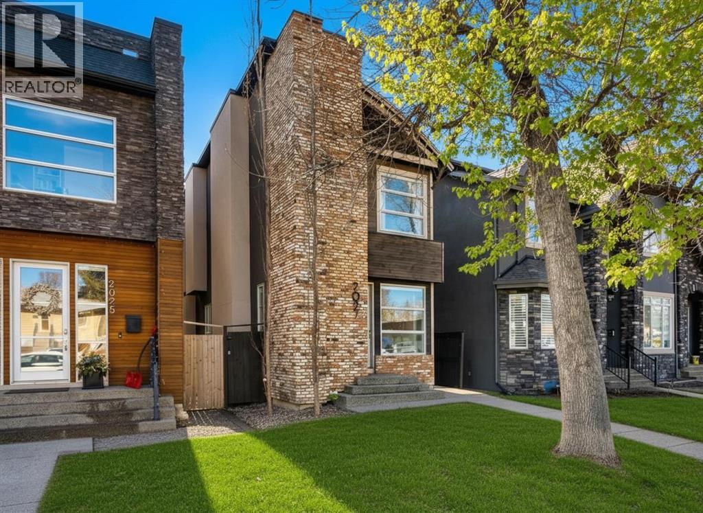 2027 42 Avenue SW, Calgary, Alberta