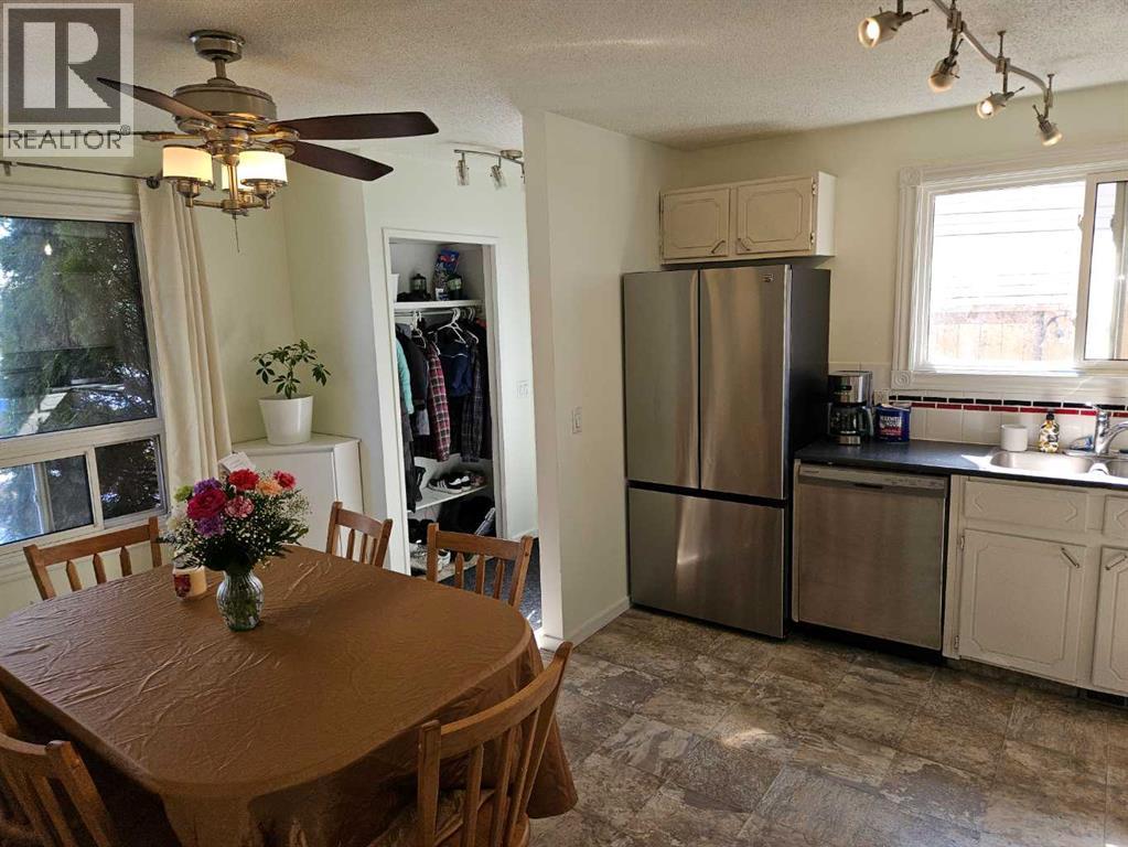 60 Erin Croft Place SE, Calgary, Alberta  T2B 2V3 - Photo 3 - A2298862