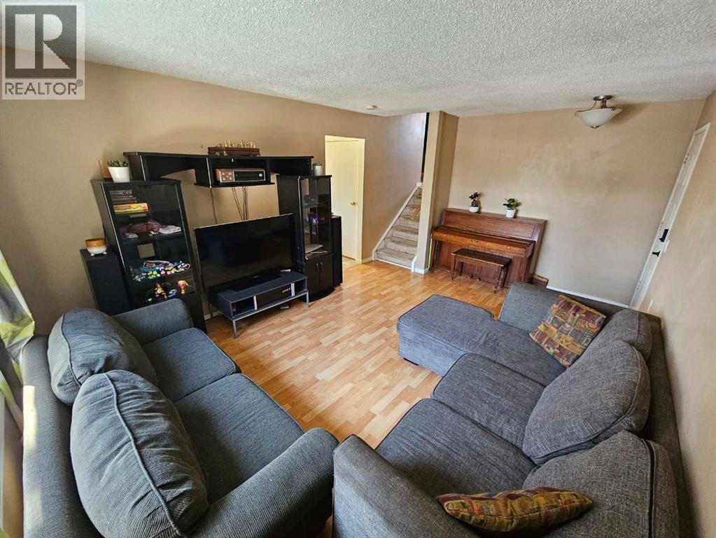 60 Erin Croft Place SE, Calgary, Alberta  T2B 2V3 - Photo 8 - A2298862