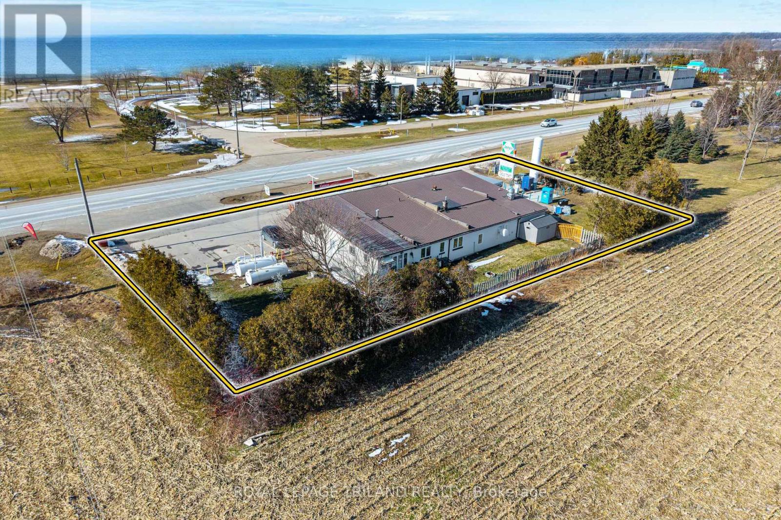 71146 Bluewater Highway, South Huron, Ontario  N0M 1T0 - Photo 5 - X12958398