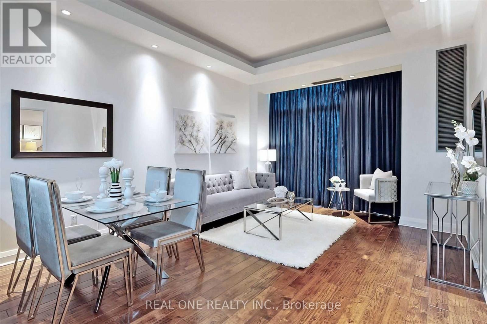 301 - 8 Wellesley Street E, Toronto, Ontario  M4Y 3B2 - Photo 2 - C12958354