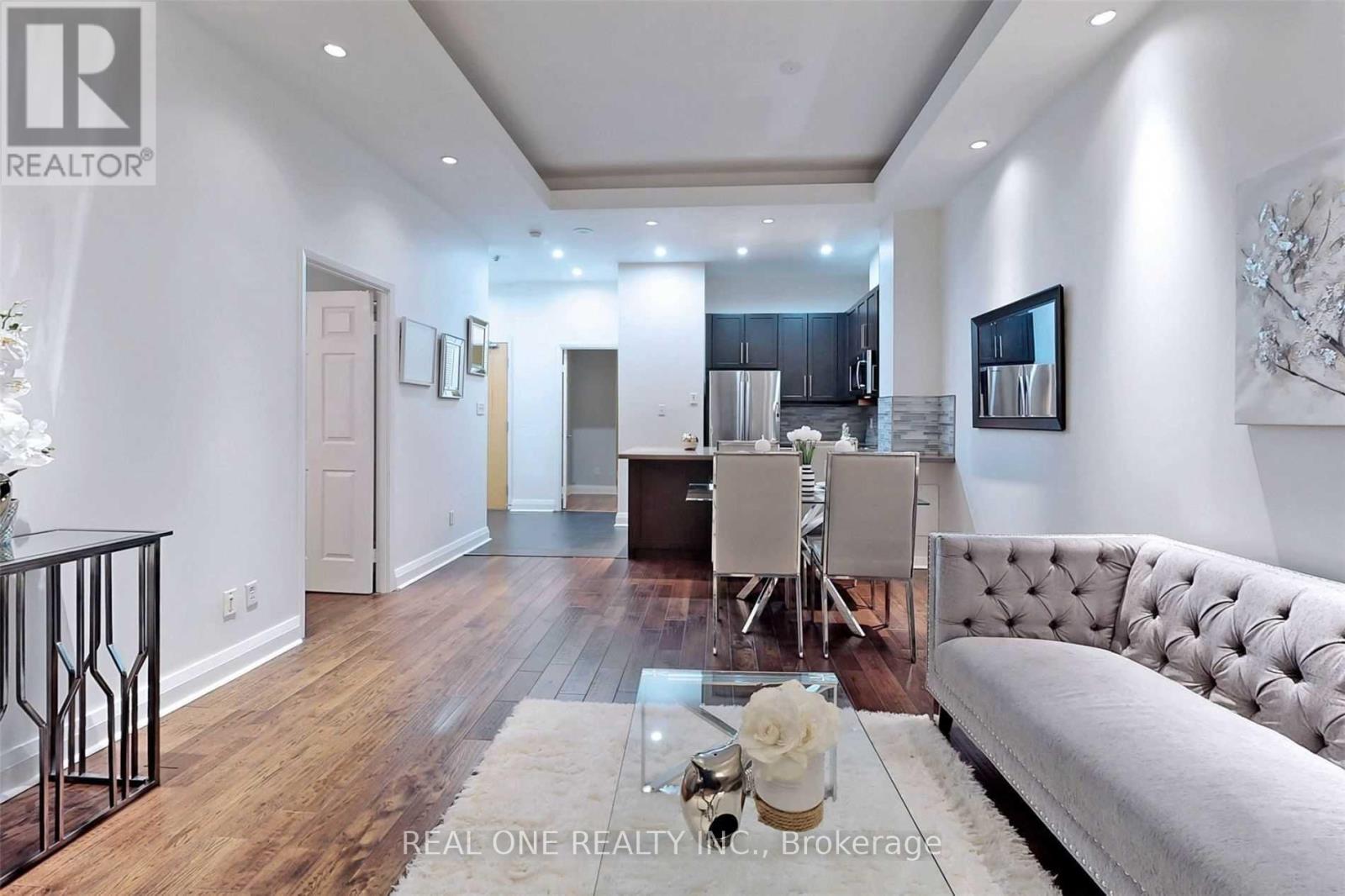 301 - 8 Wellesley Street E, Toronto, Ontario  M4Y 3B2 - Photo 4 - C12958354