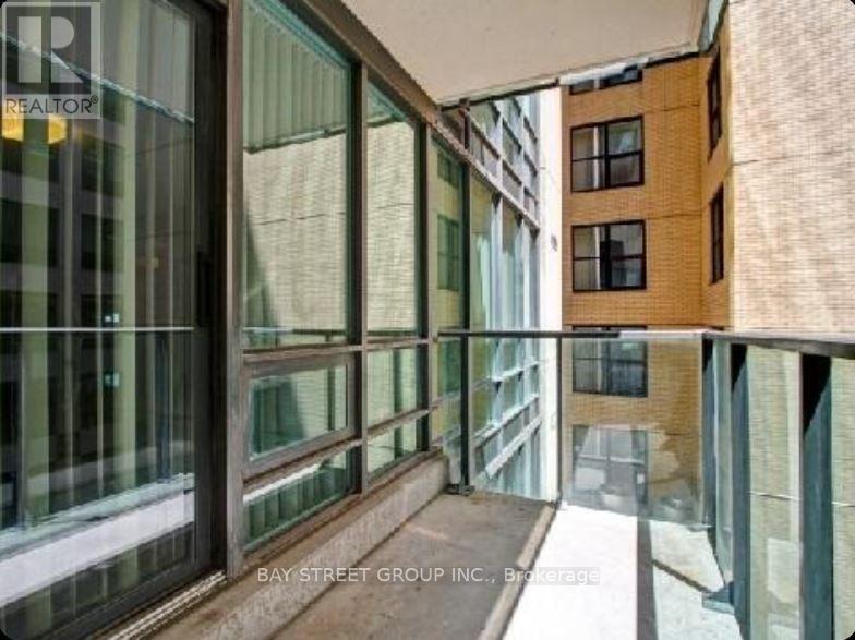 504 - 263 Wellington Street W, Toronto, Ontario  M5V 3E6 - Photo 6 - C12958374