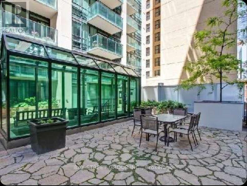 504 - 263 Wellington Street W, Toronto, Ontario  M5V 3E6 - Photo 9 - C12958374
