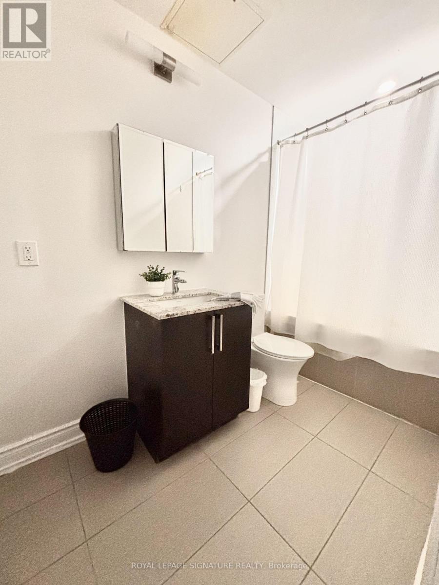 710 - 9600 Yonge Street, Richmond Hill, Ontario  L4C 0X3 - Photo 12 - N12922742