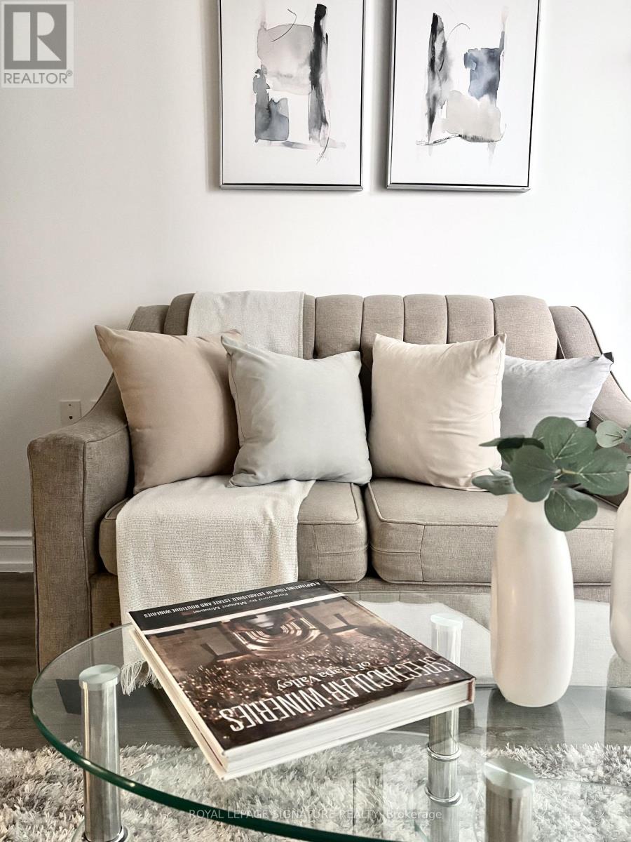 710 - 9600 Yonge Street, Richmond Hill, Ontario  L4C 0X3 - Photo 4 - N12922742