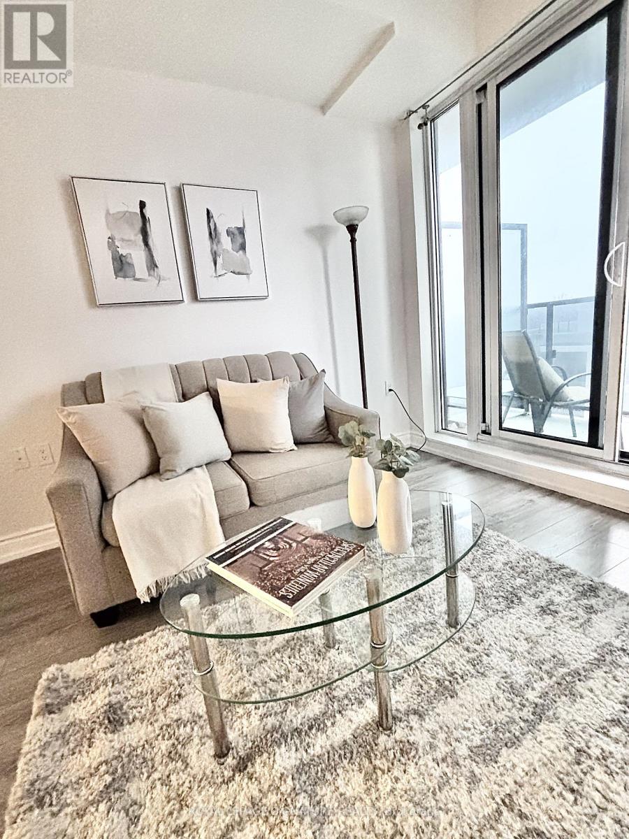 710 - 9600 Yonge Street, Richmond Hill, Ontario  L4C 0X3 - Photo 5 - N12922742